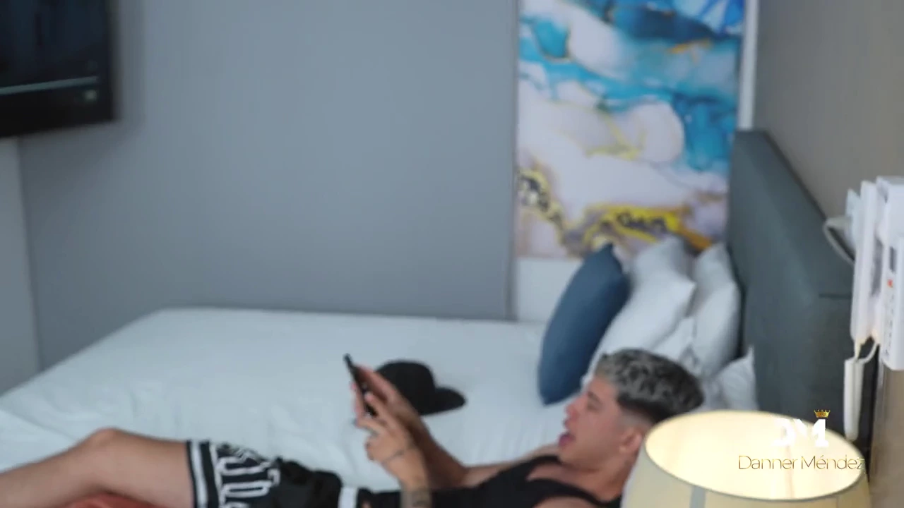 Mature model rubs my ass for money - Danner Mendez and Monique Fuentes porn video